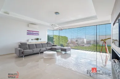 Na predaj dom, 361 m², Bratislava-Nové Mesto