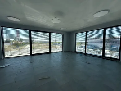 Na prenájom komerčné, 456 m², Ivanka pri Dunaji