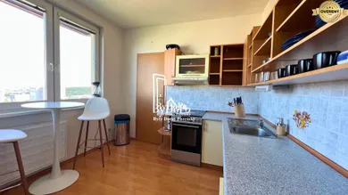 Mieszkania na sprzedaż, 3-pokojowe, Nitra · €174 900