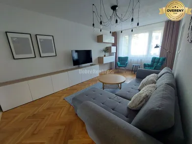 Mieszkania na wynajem, 3-pokojowe, Banská Bystrica · €900