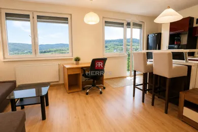 Na prenájom 1-izbový byt, 44 m², Bratislava-Rača, Kadnárova