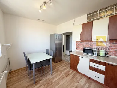 Na prenájom 1-izbový byt, 35 m², Nové Mesto nad Váhom, Trenčianska