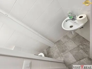 Na prenájom komerčné, 79 m², Galanta, Esterházyovcov