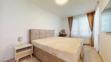 Na predaj 2-izbový byt, 54 m², Bratislava-Petržalka