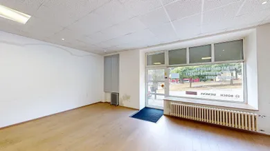 Na prenájom komerčné, 58 m², Holíč, Námestie Mieru