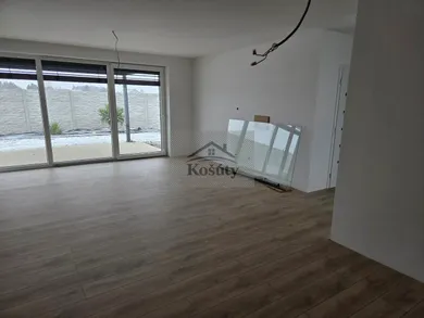 Na predaj 4-izbový dom, 98 m², Košúty