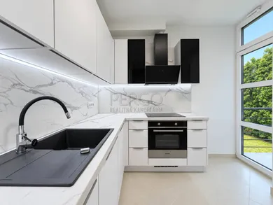 Kiadó lakások, 5-szobás, Bratislava-Staré Mesto · €2500