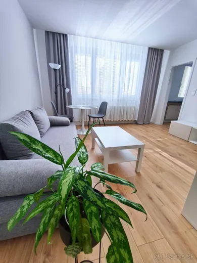 Квартири в оренду, 1-кімнатні, Prešov · €500