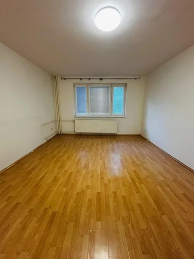 Mieszkania na wynajem, 1-pokojowe, Sereď · €450