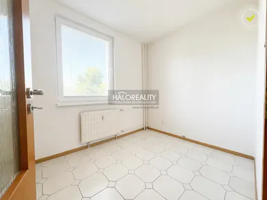 Na predaj 4-izbový byt, 79 m², Bratislava-Ružinov