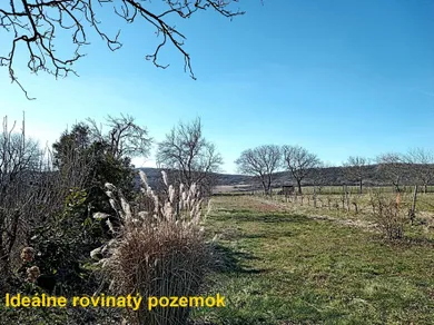 Na predaj pozemok, Kašov
