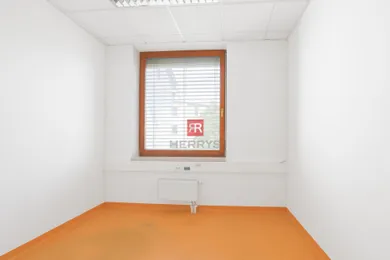 Na prenájom komerčné, 197 m², Bratislava-Nové Mesto, Kukuričná