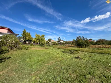 Na predaj pozemok, 729 m², Nitra, Hlavná