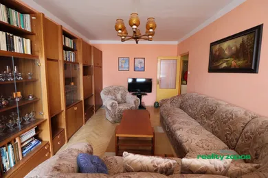 Na predaj 3-izbový byt, 80 m², Púchov, 1. mája