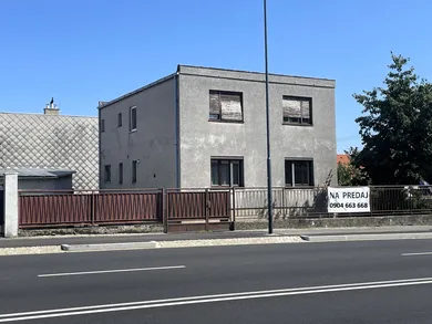 Na predaj dom, 280 m², Bratislava-Rača, Oblačná