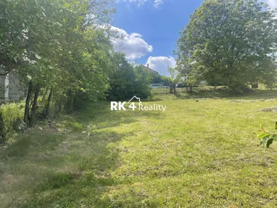 Na predaj pozemok, Dedinka