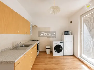 Квартиры в аренду, 2-комнатные, Handlová · €400
