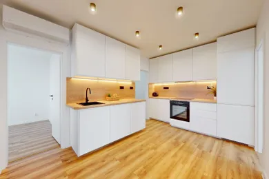 Byty na predaj 4-izbový, Bratislava-Petržalka · €296 800