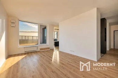 Na predaj 5-izbový byt, 136 m², Bratislava-Petržalka, Labutia 9