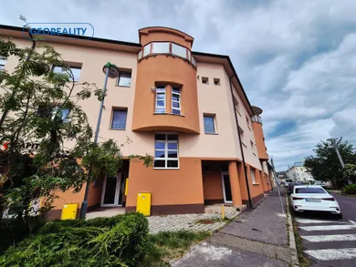 Na predaj objekt, 73 m², Levice, Vojenská ul.