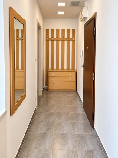 Na prenájom 2-izbový byt, 55 m², Trnava, Ulica Jána Bottu
