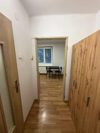 Na prenájom 1-izbový byt, 31 m², Handlová, 29. augusta