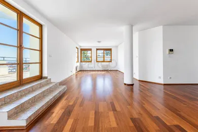 Na predaj 3-izbový byt, 122 m², Bratislava-Staré Mesto, Havlíčkova