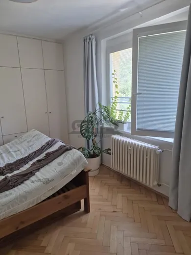 Na prenájom 3-izbový byt, 74 m², Bratislava-Staré Mesto, Blumentálska