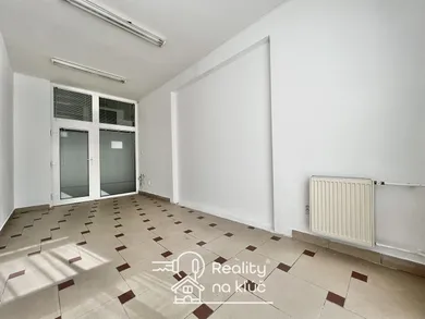 Komerčné priestory na prenájom, Nové Zámky · €250