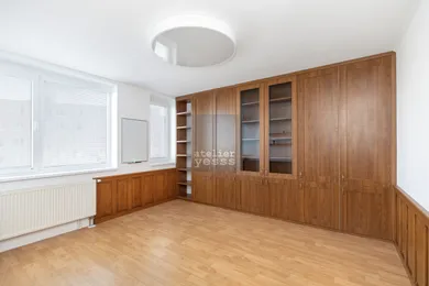 Komerčné priestory na predaj, Bratislava-Petržalka · €370 000