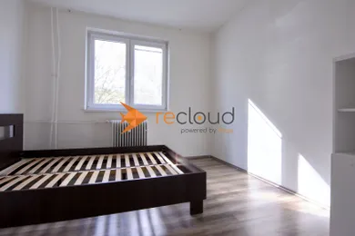 Na prenájom 3-izbový byt, 52 m², Prievidza, Š. Králika