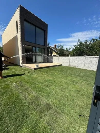 Domy na sprzedaż, 3-pokojowe, Bratislava-Vajnory · €320 000