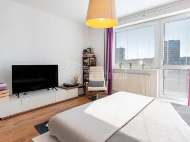 Na predaj 1-izbový byt, 53 m², Bratislava-Staré Mesto, K lomu
