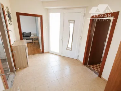 Na predaj 4-izbový dom, Hradište