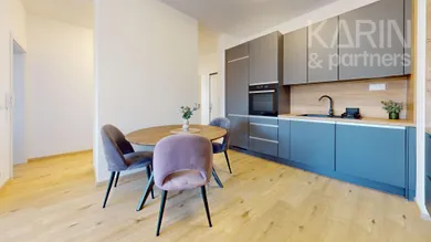 Na prenájom 2-izbový byt, 48 m², Bratislava-Petržalka, Fialová