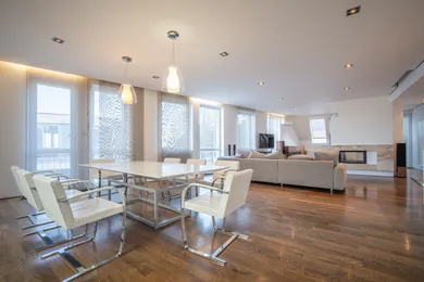 Mieszkania na wynajem, 5-pokojowe, Bratislava-Staré Mesto · €3800