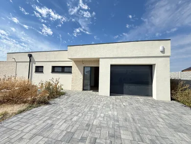 Houses for sale, 4-room in Hviezdoslavov · €415,000