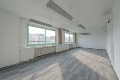 Na prenájom komerčné, 79 m², Bratislava-Staré Mesto, Nám. SNP
