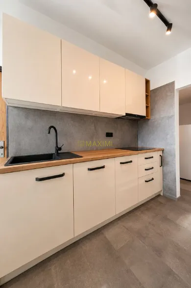 Na predaj 4-izbový byt, 80 m², Sekule