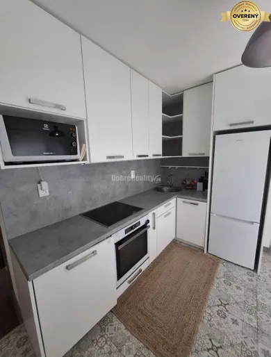 Mieszkania na wynajem, 3-pokojowe, Nové Zámky · €700