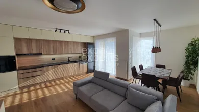 Na prenájom 3-izbový byt, 70 m², Bratislava-Devínska Nová Ves