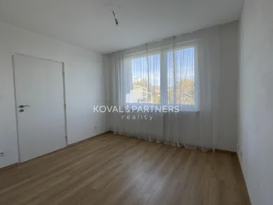 Na predaj 2-izbový byt, 68 m², Nitra, Chrenová