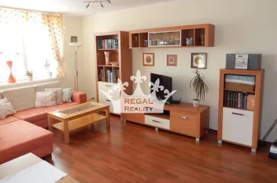 Na predaj 3-izbový byt, 75 m², Partizánske, .