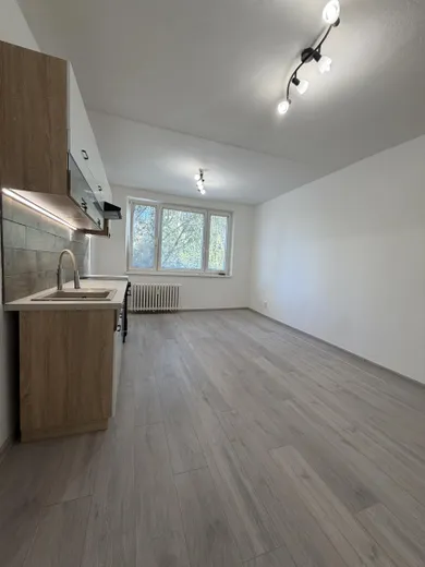 Na predaj 2-izbový byt, 40 m², Košice-Nad jazerom, Bukovecká 2