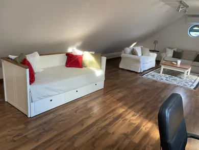 Na prenájom 5-izbový dom, 170 m², Bratislava-Dúbravka