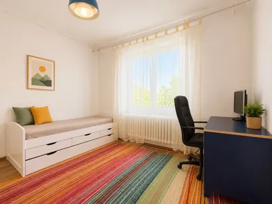 Na prenájom 3-izbový byt, 75 m², Bratislava-Ružinov, Svidnícka