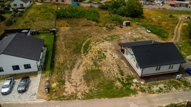 Na predaj pozemok, 835 m², Záhorská Ves, -
