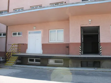 Na prenájom komerčné, 249 m², Bratislava-Rača, Púchovská