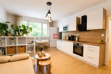 Mieszkania na wynajem, 1-pokojowe, Bratislava-Dúbravka · €600