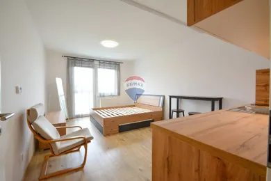 Na prenájom 1-izbový byt, 29 m², Poprad, Suchoňova
